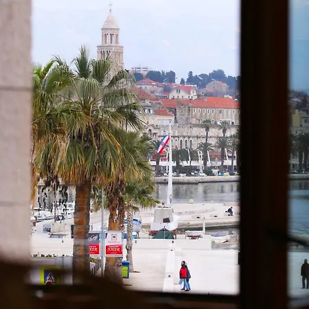 Luxury Kampanel Σπλιτ