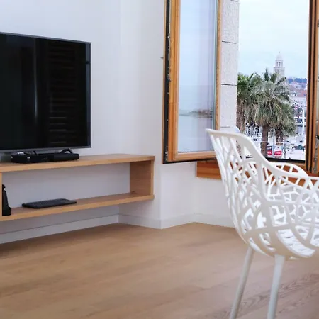 Luxury Kampanel * Σπλιτ