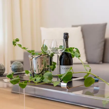 Luxury Kampanel アパート *