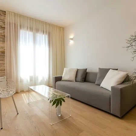 아파트 Luxury Kampanel *