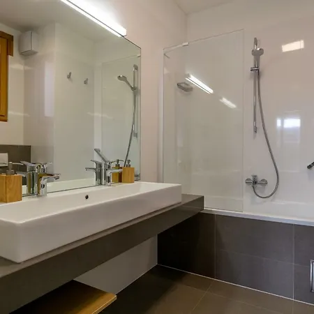 Luxury Kampanel 아파트 *