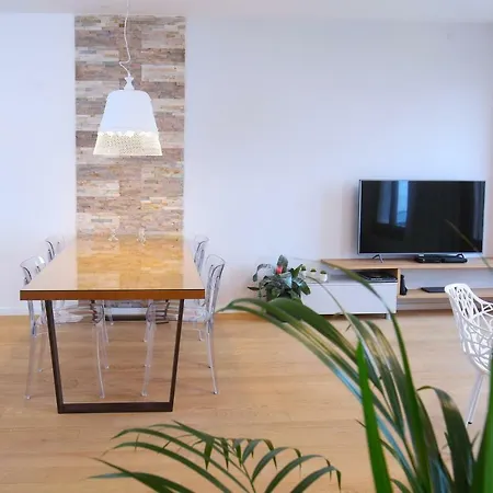 Luxury Kampanel 아파트